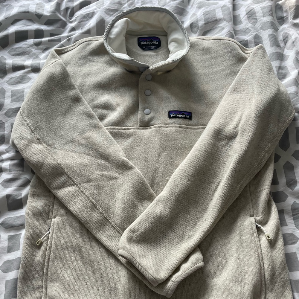 Womens Patagonia size small, cream